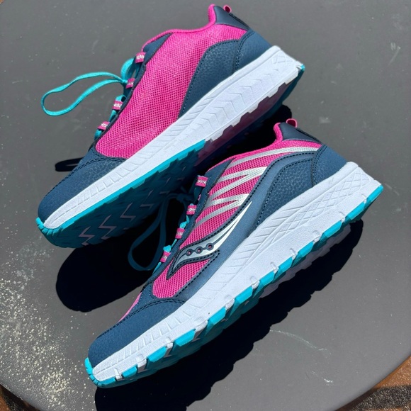 Saucony Big Kid Shoes NIB - Picture 8 of 13